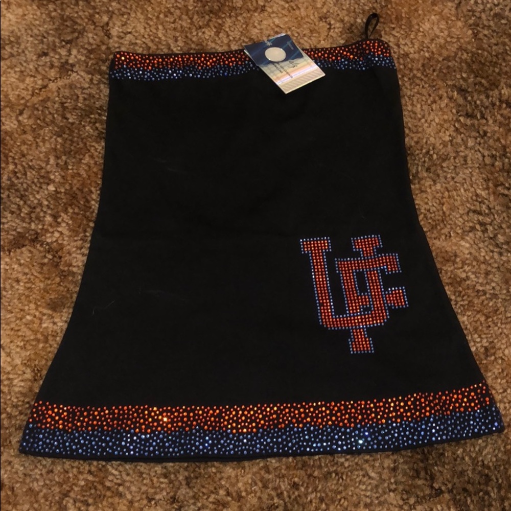 Cute crop UF top